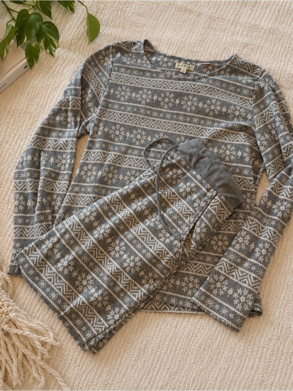 Orvis Fair Isle Waffle Knit Pajama Set — Gray Snowflake Loungewear, Size M